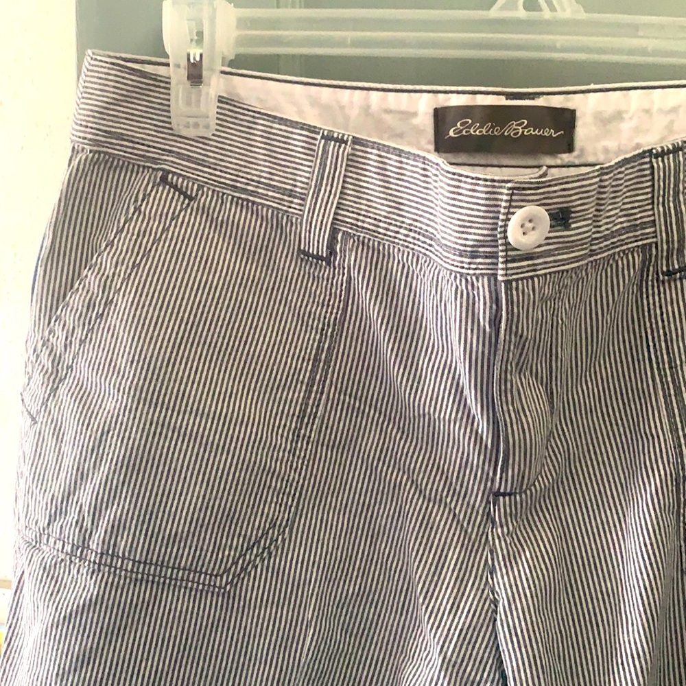 Eddie Bauer size 10 women’s capris/shorts